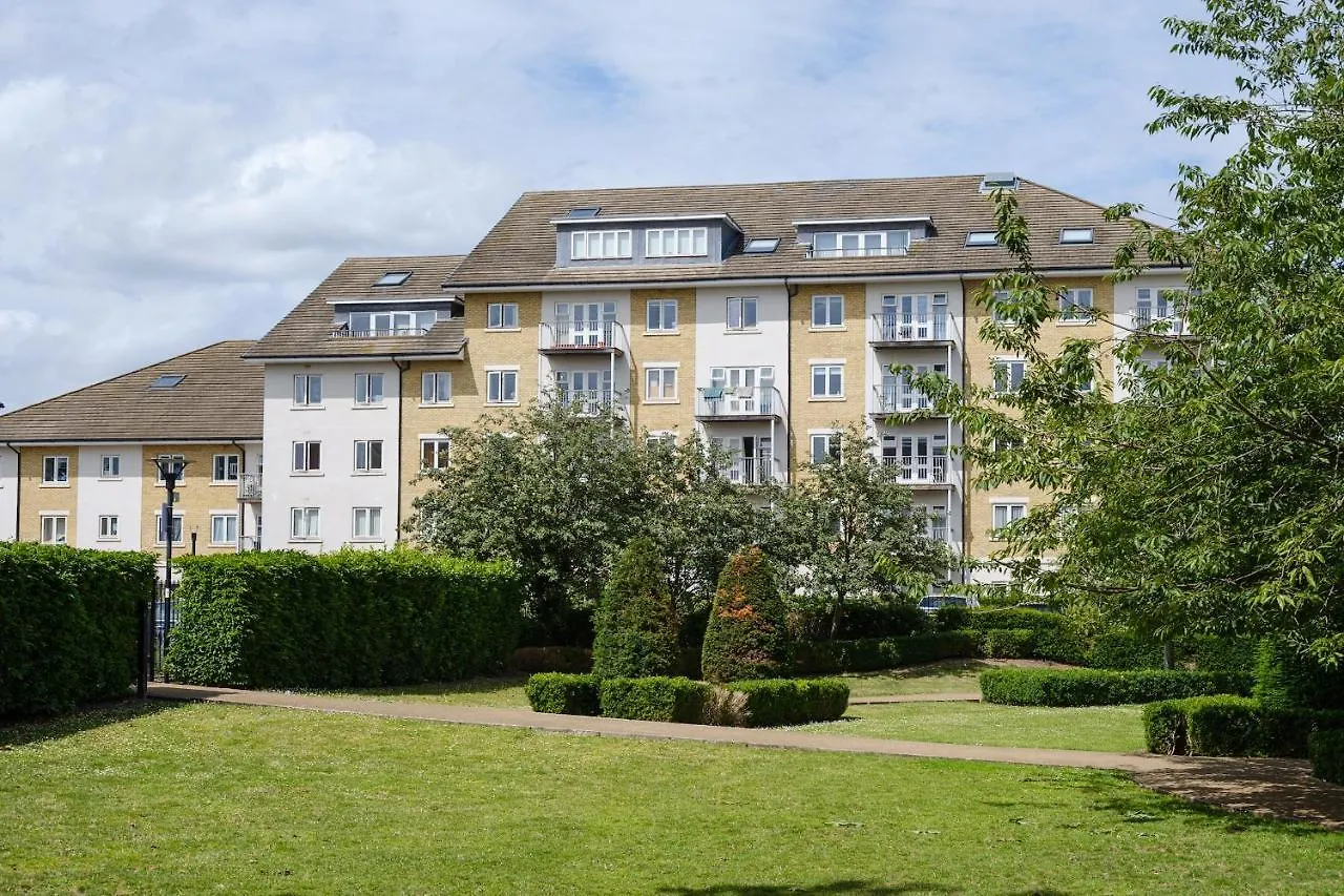 Hauzify I Cavendish Flats Apartment West Drayton  United Kingdom