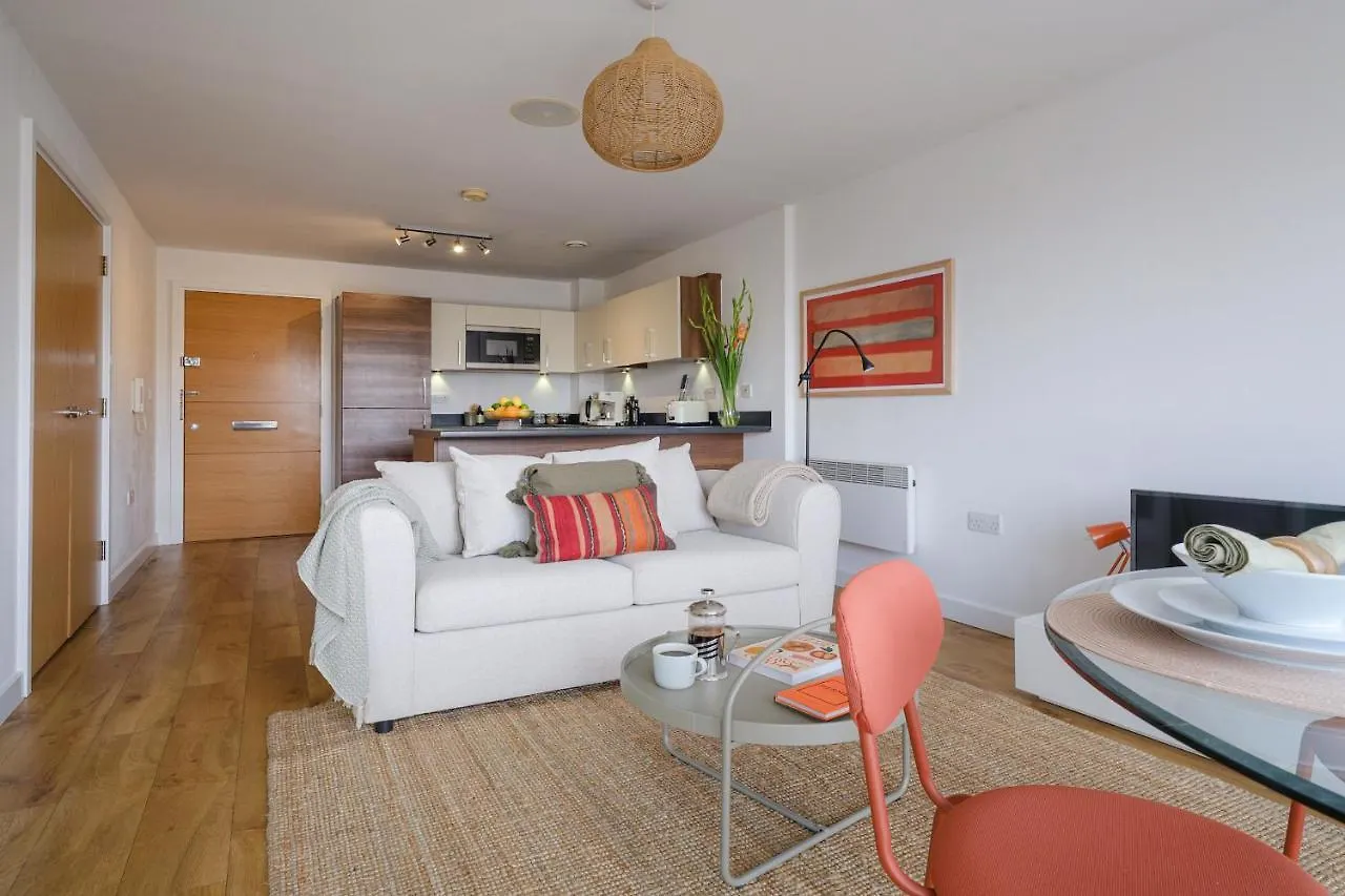 Hauzify I Cavendish Flats Apartment West Drayton  United Kingdom