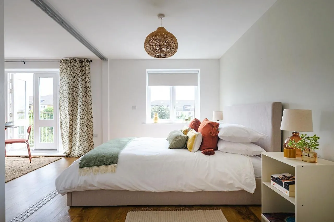 Hauzify I Cavendish Flats Apartment West Drayton  United Kingdom
