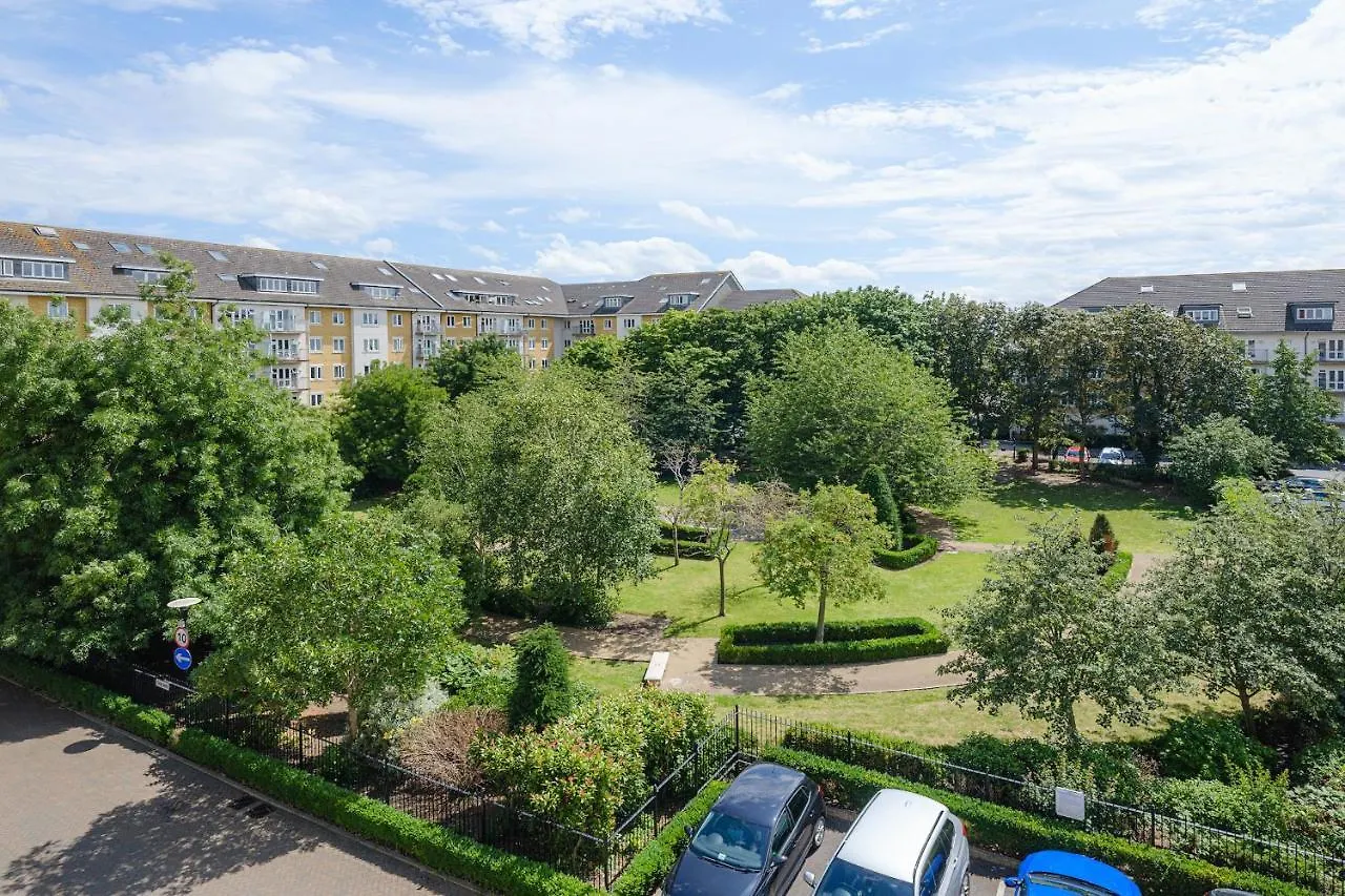 Hauzify I Cavendish Flats Apartment West Drayton